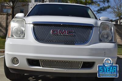2009 GMC Yukon Denali XL NAV BK/CAM PREM WHLS HWY MILES CLEAN   - Photo 3 - Stafford, TX 77477