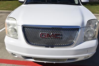 2009 GMC Yukon Denali XL NAV BK/CAM PREM WHLS HWY MILES CLEAN   - Photo 11 - Stafford, TX 77477