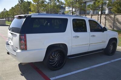 2009 GMC Yukon Denali XL NAV BK/CAM PREM WHLS HWY MILES CLEAN   - Photo 13 - Stafford, TX 77477