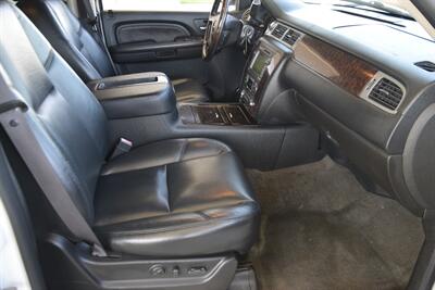 2009 GMC Yukon Denali XL NAV BK/CAM PREM WHLS HWY MILES CLEAN   - Photo 31 - Stafford, TX 77477