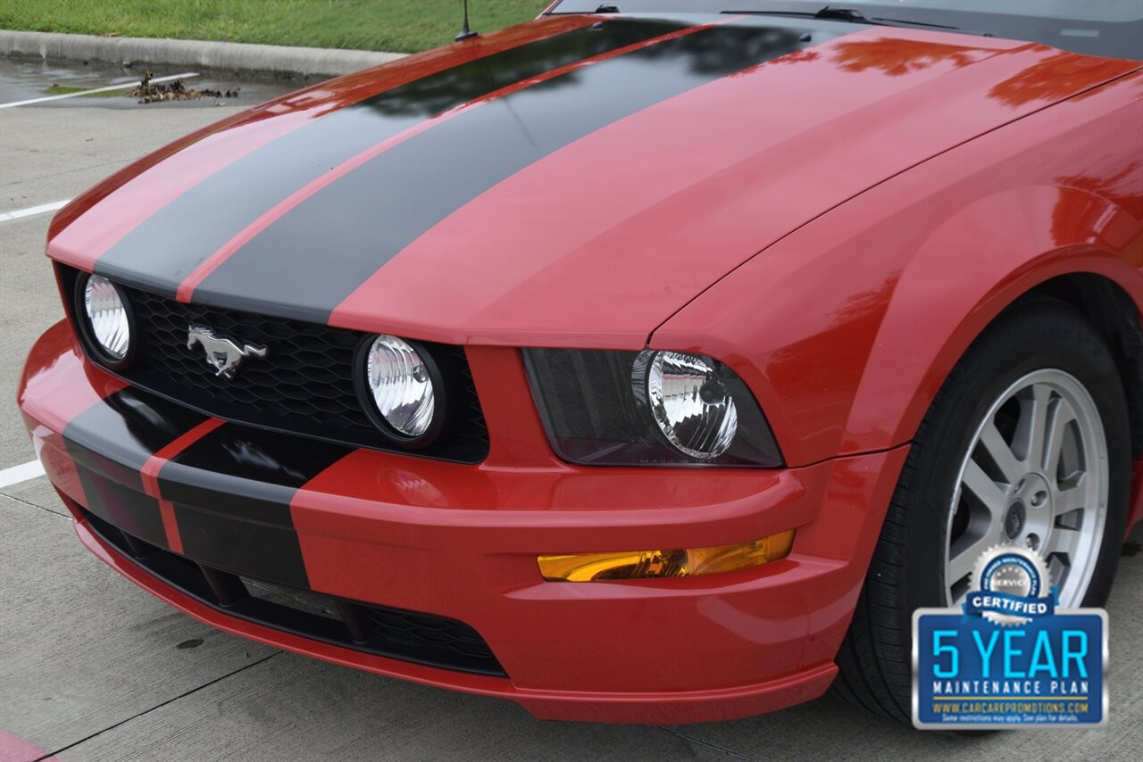 2005 Ford Mustang GT PREMIUM CONVERTIBLE AUTO 28K ORIG MILE RED LTHR   - Photo 11 - Stafford, TX 77477