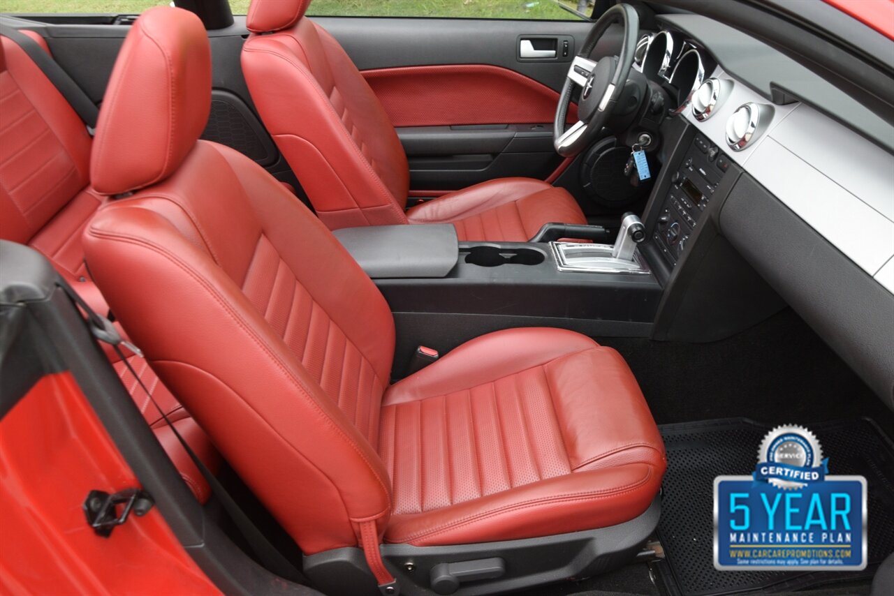 2005 Ford Mustang GT PREMIUM CONVERTIBLE AUTO 28K ORIG MILE RED LTHR   - Photo 27 - Stafford, TX 77477