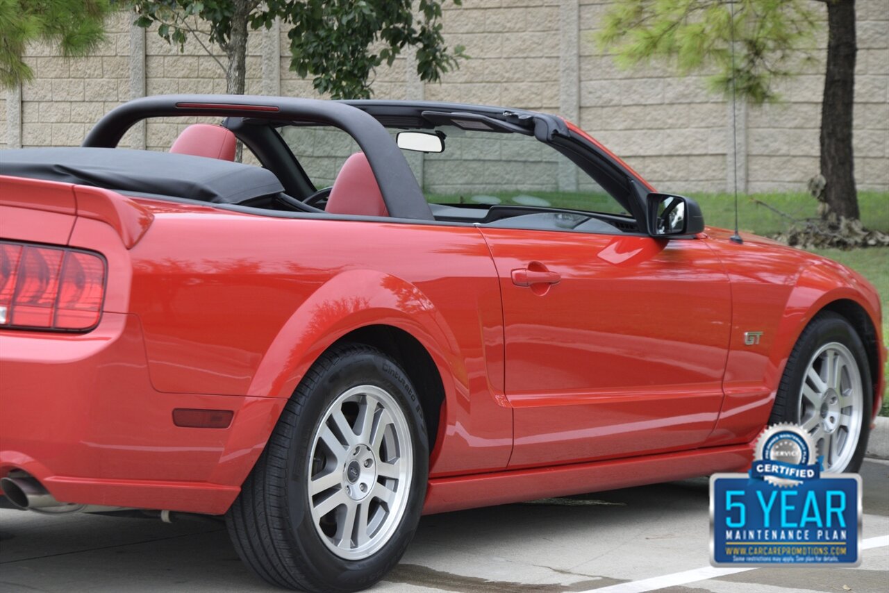 2005 Ford Mustang GT PREMIUM CONVERTIBLE AUTO 28K ORIG MILE RED LTHR   - Photo 19 - Stafford, TX 77477