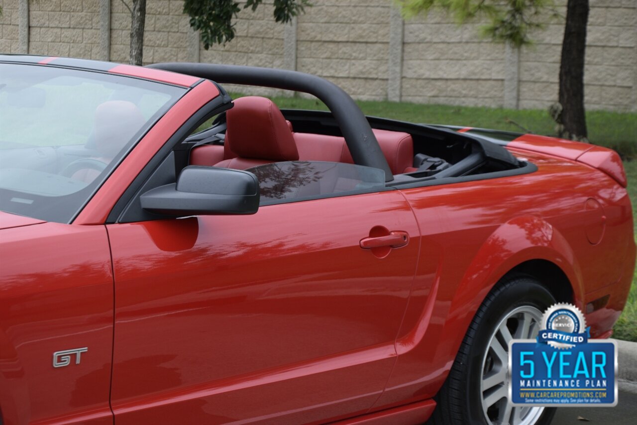 2005 Ford Mustang GT PREMIUM CONVERTIBLE AUTO 28K ORIG MILE RED LTHR   - Photo 10 - Stafford, TX 77477