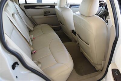 2007 Lincoln Town Car SIGNATURE LTD 45K ORIG MILES CARRIAGE TOP MINT   - Photo 37 - Stafford, TX 77477