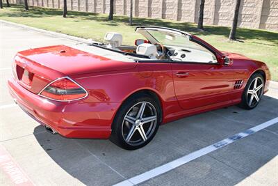 2009 Mercedes-Benz SL 550 LOADED PANO ROOF NAV HTD STS FRESH TRADE   - Photo 24 - Stafford, TX 77477