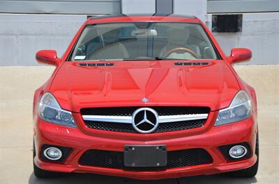 2009 Mercedes-Benz SL 550 LOADED PANO ROOF NAV HTD STS FRESH TRADE   - Photo 4 - Stafford, TX 77477