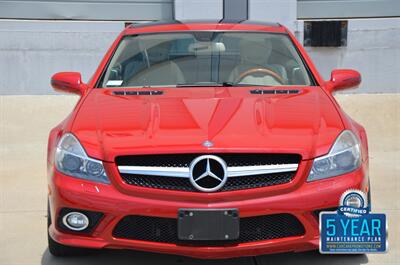 2009 Mercedes-Benz SL 550 LOADED PANO ROOF NAV HTD STS FRESH TRADE   - Photo 4 - Stafford, TX 77477