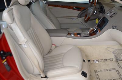 2009 Mercedes-Benz SL 550 LOADED PANO ROOF NAV HTD STS FRESH TRADE   - Photo 43 - Stafford, TX 77477