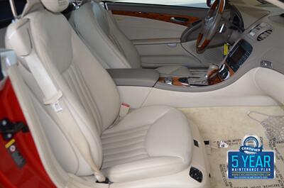 2009 Mercedes-Benz SL 550 LOADED PANO ROOF NAV HTD STS FRESH TRADE   - Photo 43 - Stafford, TX 77477