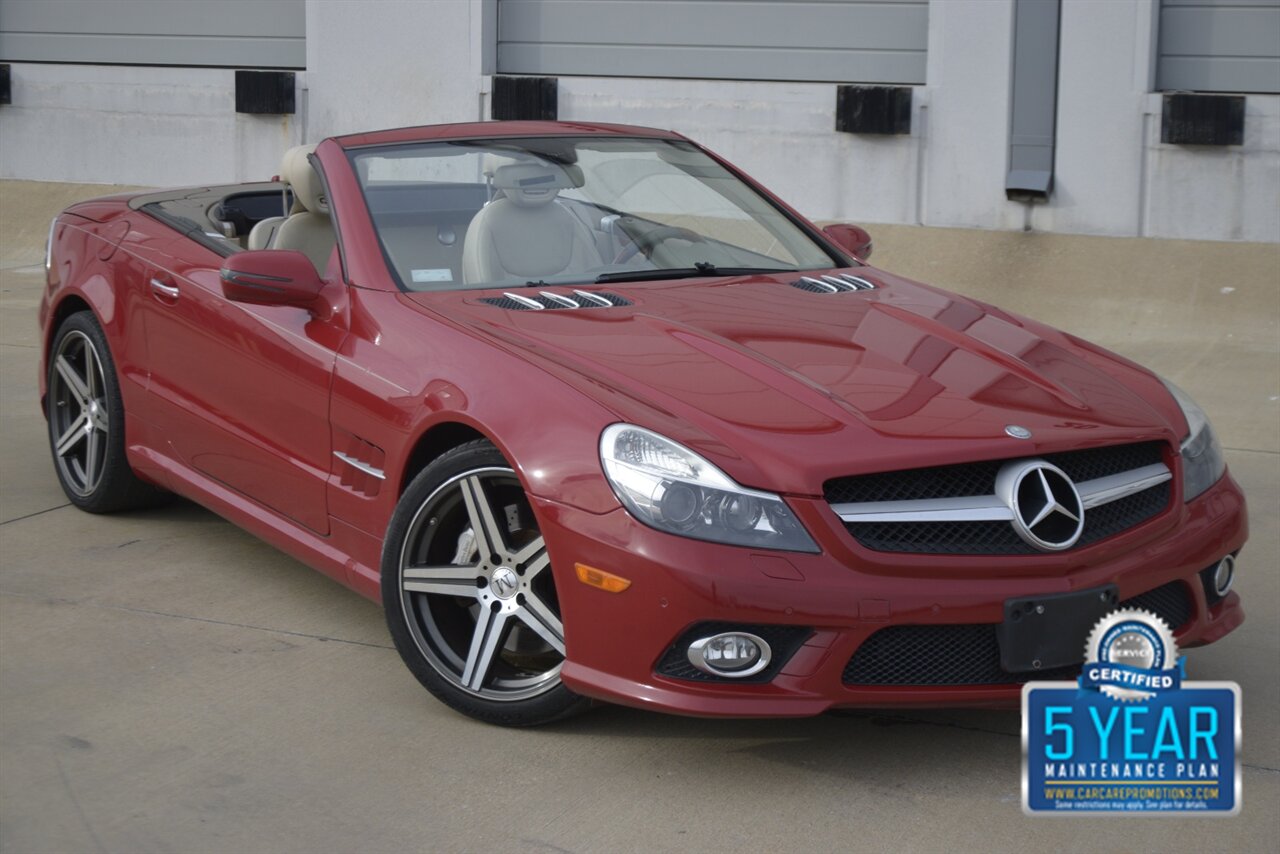 2009 Mercedes-Benz SL 550 LOADED PANO ROOF NAV HTD STS FRESH TRADE   - Photo 2 - Stafford, TX 77477