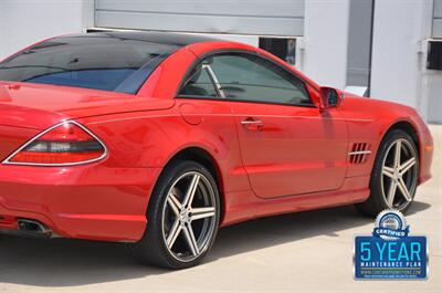 2009 Mercedes-Benz SL 550 LOADED PANO ROOF NAV HTD STS FRESH TRADE   - Photo 26 - Stafford, TX 77477
