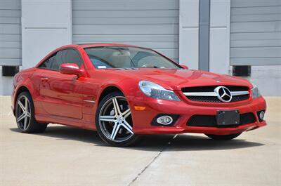 2009 Mercedes-Benz SL 550 LOADED PANO ROOF NAV HTD STS FRESH TRADE   - Photo 2 - Stafford, TX 77477