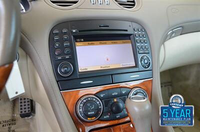 2009 Mercedes-Benz SL 550 LOADED PANO ROOF NAV HTD STS FRESH TRADE   - Photo 38 - Stafford, TX 77477