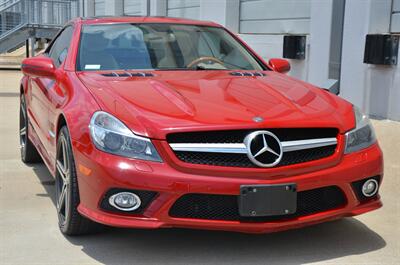 2009 Mercedes-Benz SL 550 LOADED PANO ROOF NAV HTD STS FRESH TRADE   - Photo 18 - Stafford, TX 77477