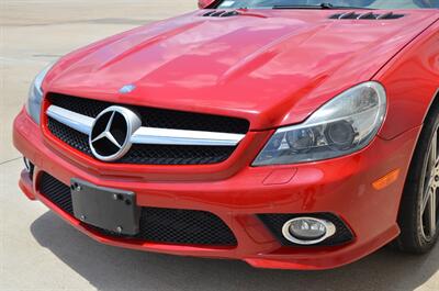 2009 Mercedes-Benz SL 550 LOADED PANO ROOF NAV HTD STS FRESH TRADE   - Photo 14 - Stafford, TX 77477