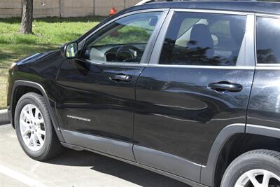 2018 Jeep Cherokee Latitude Plus LTHR NAV 70K LOW MILES NEW TRADE IN   - Photo 17 - Stafford, TX 77477
