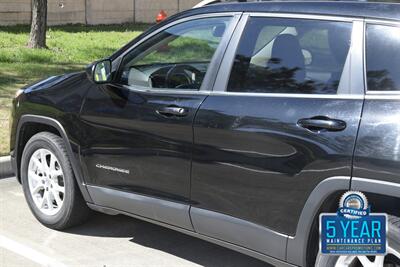 2018 Jeep Cherokee Latitude Plus LTHR NAV 70K LOW MILES NEW TRADE IN   - Photo 17 - Stafford, TX 77477