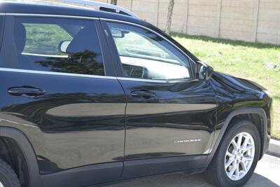 2018 Jeep Cherokee Latitude Plus LTHR NAV 70K LOW MILES NEW TRADE IN   - Photo 18 - Stafford, TX 77477