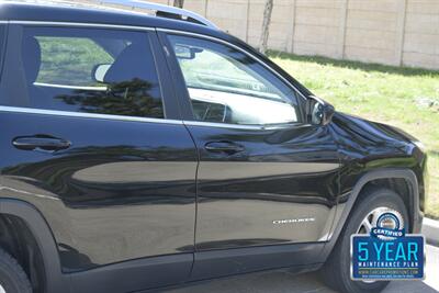 2018 Jeep Cherokee Latitude Plus LTHR NAV 70K LOW MILES NEW TRADE IN   - Photo 18 - Stafford, TX 77477