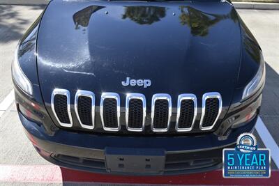 2018 Jeep Cherokee Latitude Plus LTHR NAV 70K LOW MILES NEW TRADE IN   - Photo 12 - Stafford, TX 77477