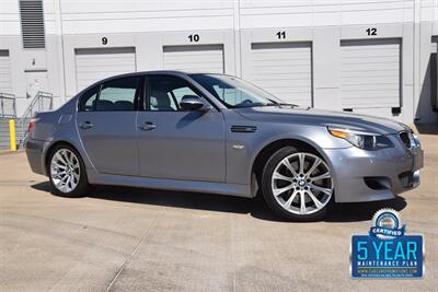 2007 BMW M5 TOP LOADED HWY MILES NEW CAR TRADE CLEAN   - Photo 2 - Stafford, TX 77477