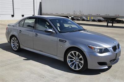 2007 BMW M5 TOP LOADED HWY MILES NEW CAR TRADE CLEAN   - Photo 5 - Stafford, TX 77477