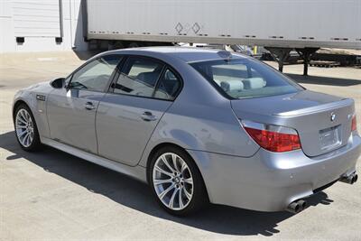2007 BMW M5 TOP LOADED HWY MILES NEW CAR TRADE CLEAN   - Photo 14 - Stafford, TX 77477