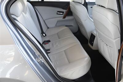 2007 BMW M5 TOP LOADED HWY MILES NEW CAR TRADE CLEAN   - Photo 39 - Stafford, TX 77477