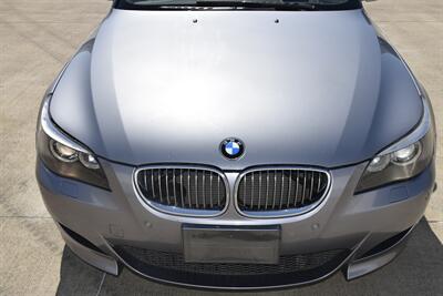 2007 BMW M5 TOP LOADED HWY MILES NEW CAR TRADE CLEAN   - Photo 13 - Stafford, TX 77477