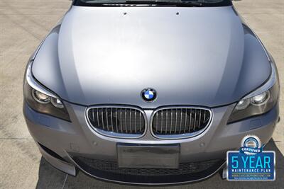 2007 BMW M5 TOP LOADED HWY MILES NEW CAR TRADE CLEAN   - Photo 13 - Stafford, TX 77477