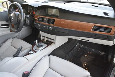 2007 BMW M5 TOP LOADED HWY MILES NEW CAR TRADE CLEAN   - Photo 31 - Stafford, TX 77477