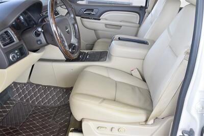 2013 GMC Yukon XL DENALI AWD NAV BK/CAM REAR DVD FRESH TRADE   - Photo 30 - Stafford, TX 77477