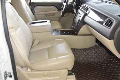 2013 GMC Yukon XL DENALI AWD NAV BK/CAM REAR DVD FRESH TRADE   - Photo 31 - Stafford, TX 77477