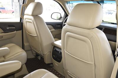 2013 GMC Yukon XL DENALI AWD NAV BK/CAM REAR DVD FRESH TRADE   - Photo 35 - Stafford, TX 77477