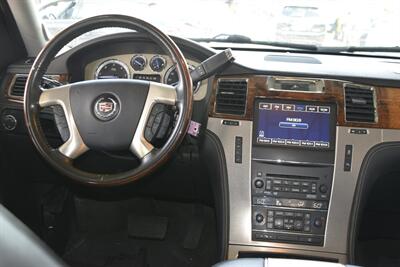 2014 Cadillac Escalade Platinum   - Photo 24 - Stafford, TX 77477