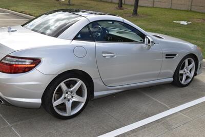 2014 Mercedes-Benz SLK 350 CONVERTIBLE PANO ROOF RED/BLK INT NICE   - Photo 17 - Stafford, TX 77477