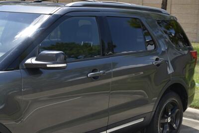 2016 Ford Explorer XLT AWD LTHR HTD SEATS HWY MILES FRESH TRADE   - Photo 9 - Stafford, TX 77477