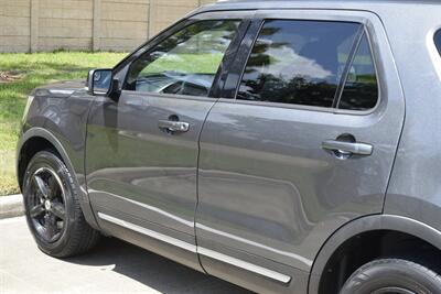 2016 Ford Explorer XLT AWD LTHR HTD SEATS HWY MILES FRESH TRADE   - Photo 16 - Stafford, TX 77477