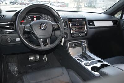 2014 Volkswagen Touareg TDI R-Line TOP LOADED SAME OPTIONS AS AUDI Q7 TDI   - Photo 28 - Stafford, TX 77477