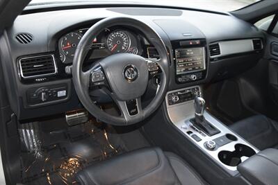 2014 Volkswagen Touareg TDI R-Line TOP LOADED SAME OPTIONS AS AUDI Q7 TDI   - Photo 29 - Stafford, TX 77477