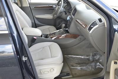2012 Audi Q5 2.0T QUATTRO PREM+ BK/CAM ROOF FRESH TRADE NICE   - Photo 30 - Stafford, TX 77477