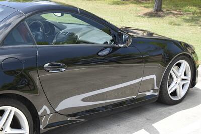 2011 Mercedes-Benz SLK 300 ROADSTER BLK/RED INT 78K LOW MILES NICE   - Photo 18 - Stafford, TX 77477
