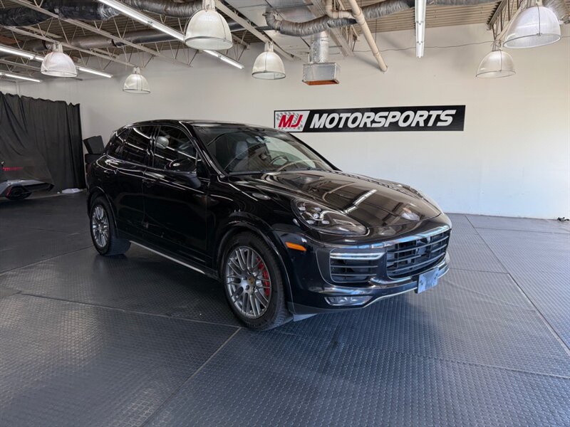 2018 Porsche Cayenne Turbo   - Photo 1 - Grand Rapids, MI 49548