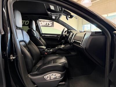 2018 Porsche Cayenne Turbo   - Photo 35 - Grand Rapids, MI 49548
