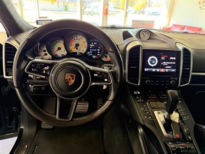 2018 Porsche Cayenne Turbo   - Photo 19 - Grand Rapids, MI 49548
