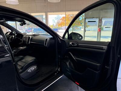 2018 Porsche Cayenne Turbo   - Photo 33 - Grand Rapids, MI 49548