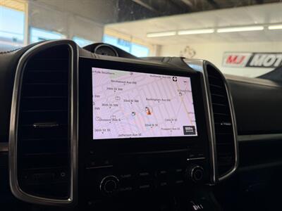 2018 Porsche Cayenne Turbo   - Photo 25 - Grand Rapids, MI 49548