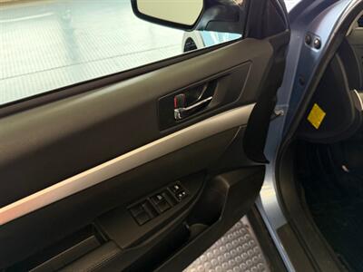 2012 Subaru Outback 2.5i Premium - Photo 16 - Grand Rapids, MI 49548