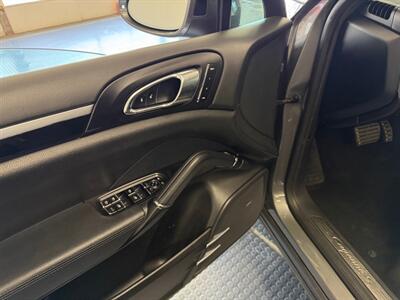 2017 Porsche Cayenne S   - Photo 22 - Grand Rapids, MI 49548